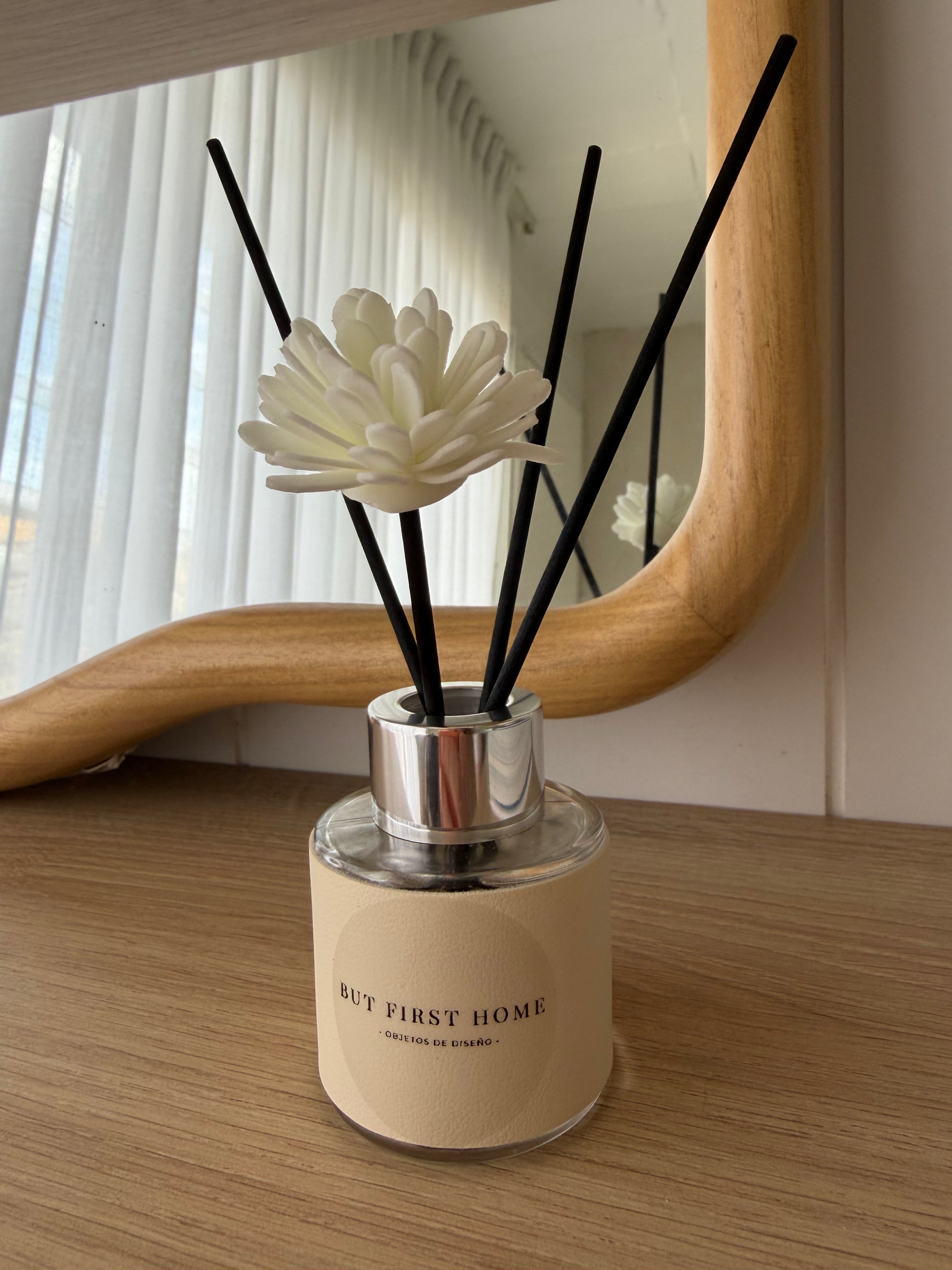 Aromatizador Lily con Varillas | 15% OFF