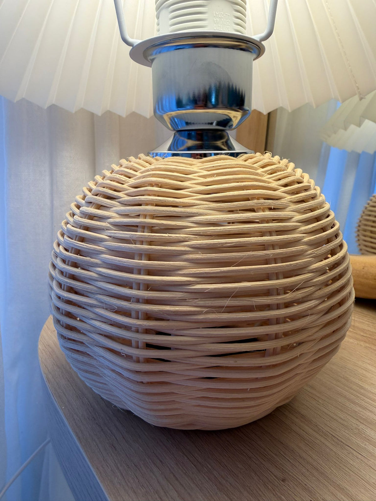 Lámpara de mesa Alma | 15% OFF