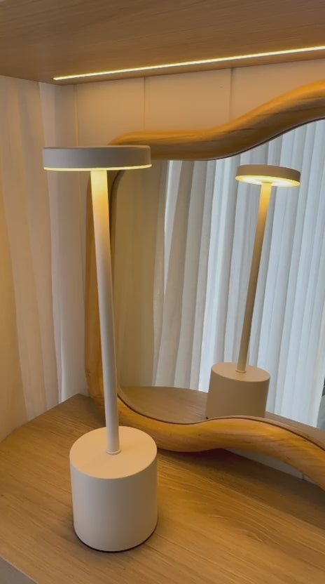 Lámpara de mesa Lume | 15% OFF